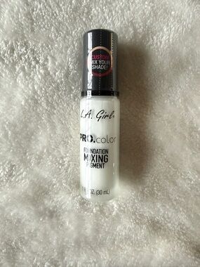 L.A. Girl Pro Color Matte Foundation Mixing Pigment White 1oz GLM711 Lightening